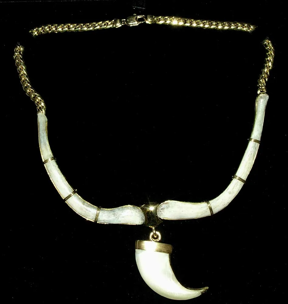 Necklace floating claw — Highveld Taxidermists